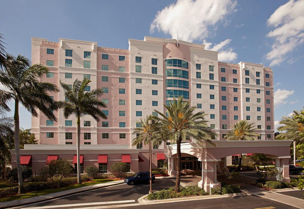 Doubletree By Hilton Sunrise - Sawgrass Mills Hotel Exterior photo