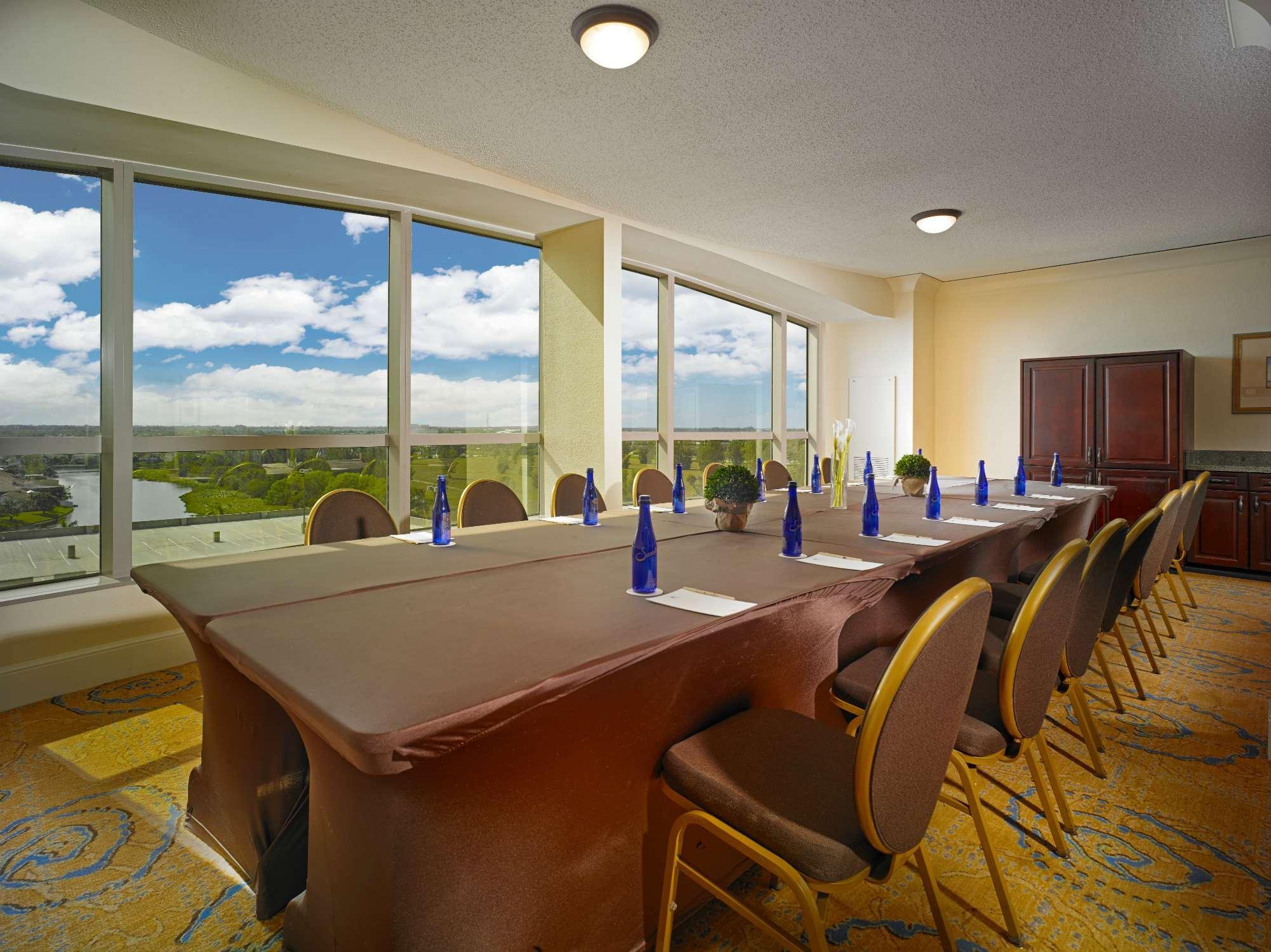 Doubletree By Hilton Sunrise - Sawgrass Mills Hotel Restaurant photo