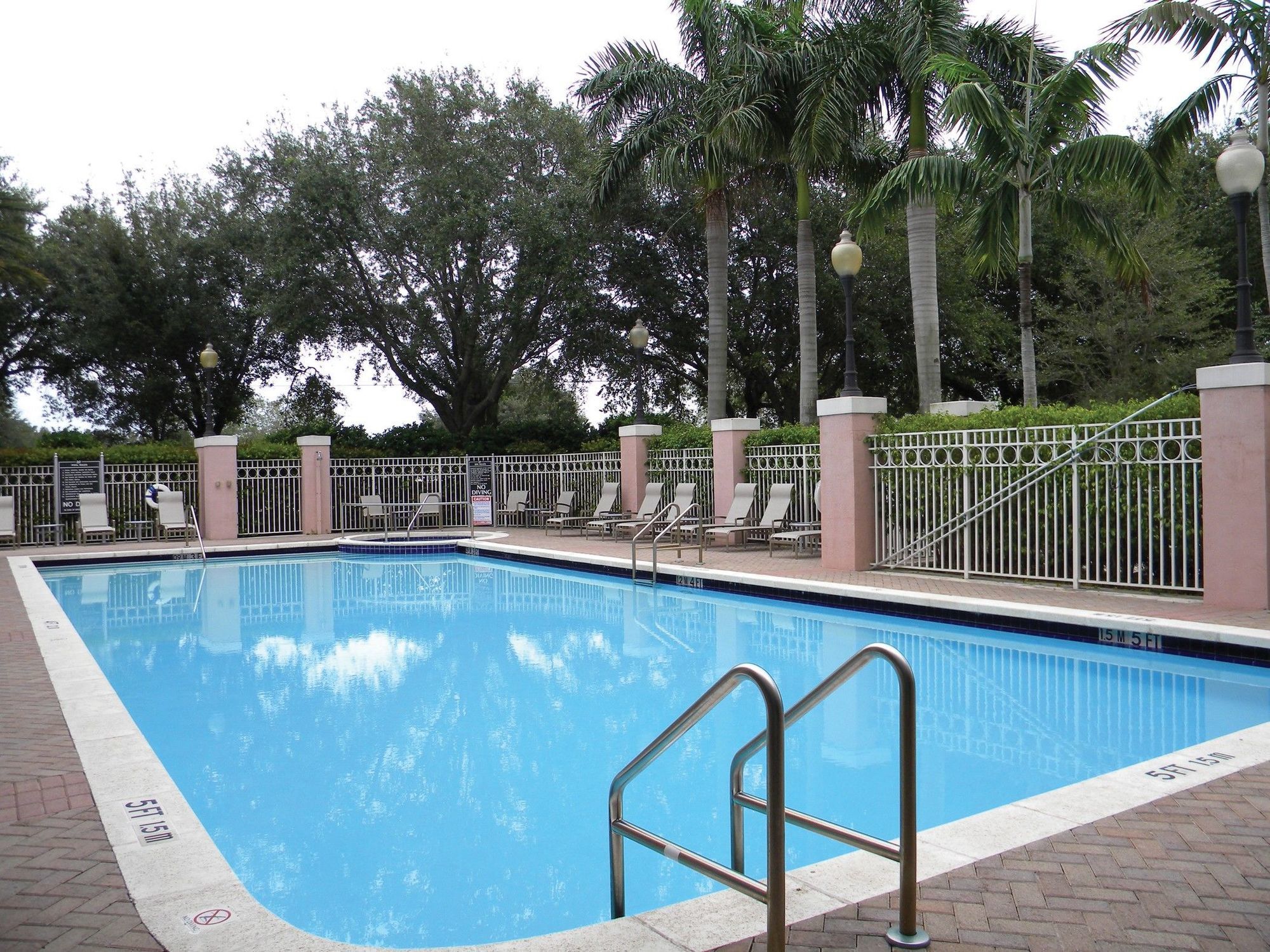 Doubletree By Hilton Sunrise - Sawgrass Mills Hotel Facilities photo